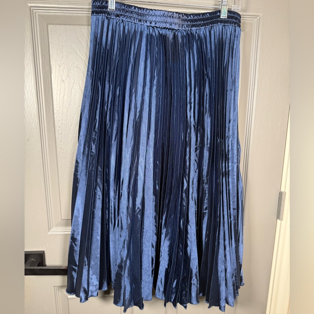 Elegant Blue Pleated Skirt